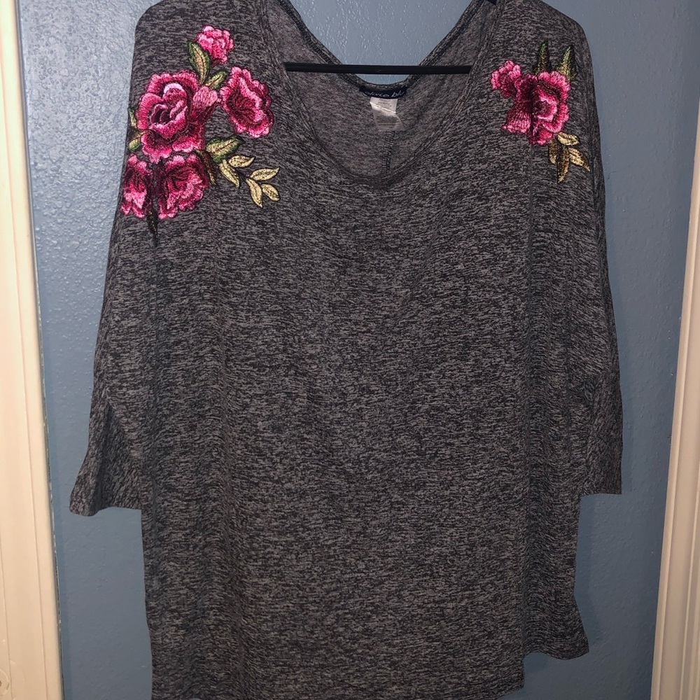 Sweater with pretty flower decals
